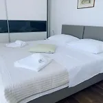 Poljana Plankit *