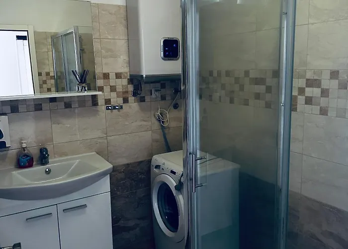 Poljana Plankit *